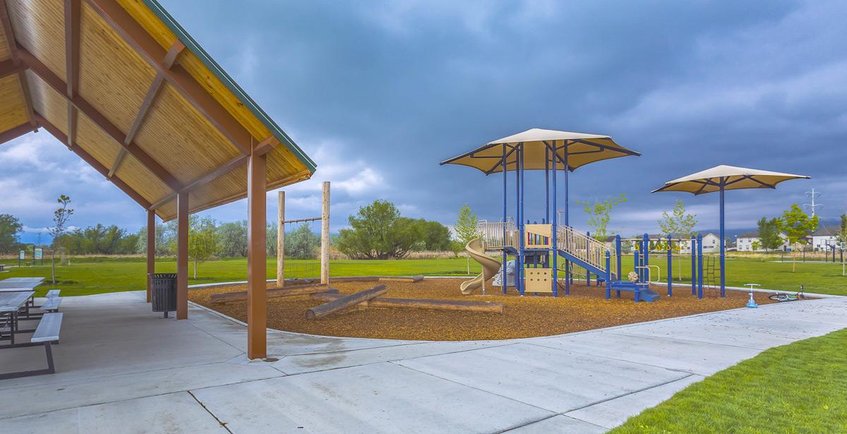 Area sport e ristoro in un parco - Foto di Jason da Adobe Stock