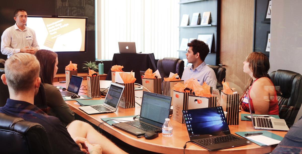 Persone in riunione in ufficio - Photo by Campaign Creators on Unsplash