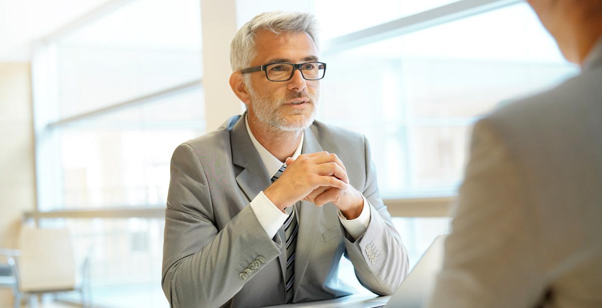 Candidato a colloquio di lavoro - Foto di goodluz da Adobe Stock