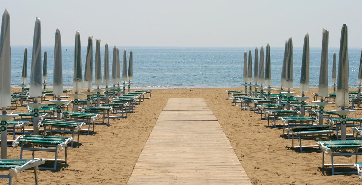 Stabilimento balneare - Foto di Morenovel da Adobe Stock