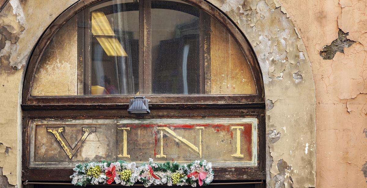 Antico negozio di Vini a Roma - Foto di feferoni da Adobe Stock