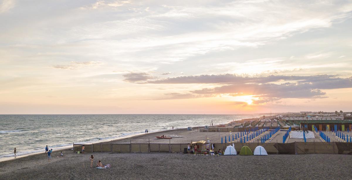Spiaggia di Ostia Roma - Foto di Stefano Tammaro da Adobe Stock