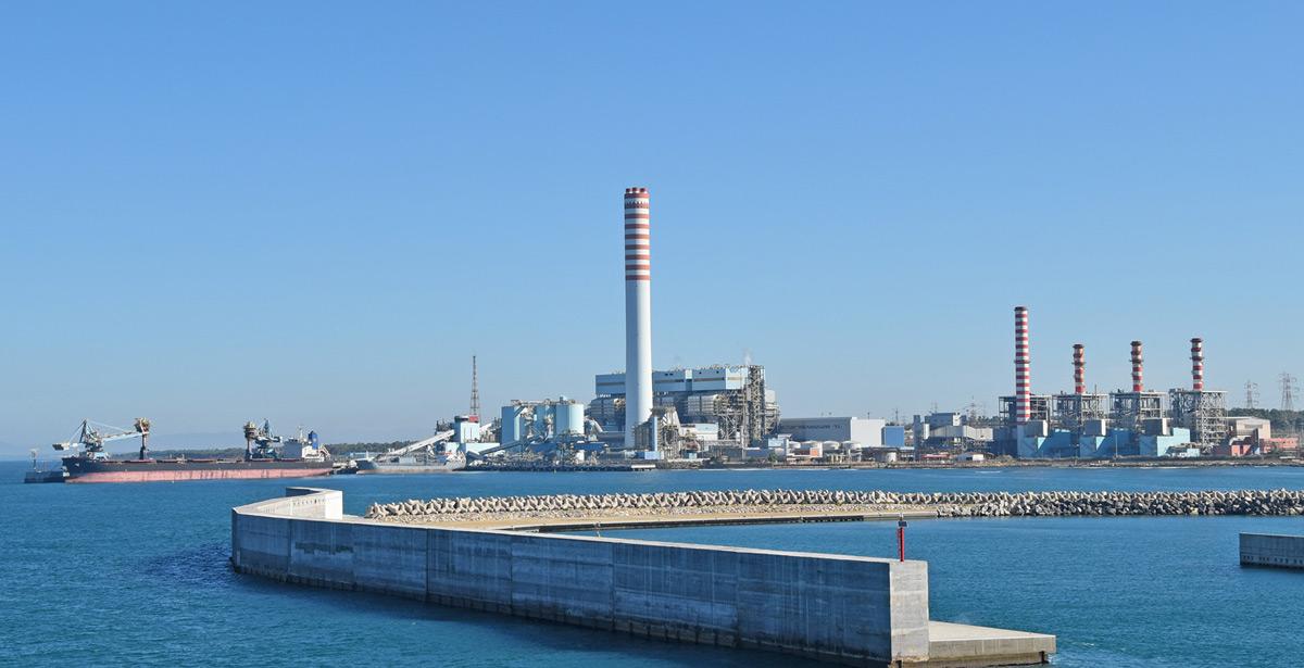 Centrale ENEL Civitavecchia RM - Foto di robodread da Adobe Stock