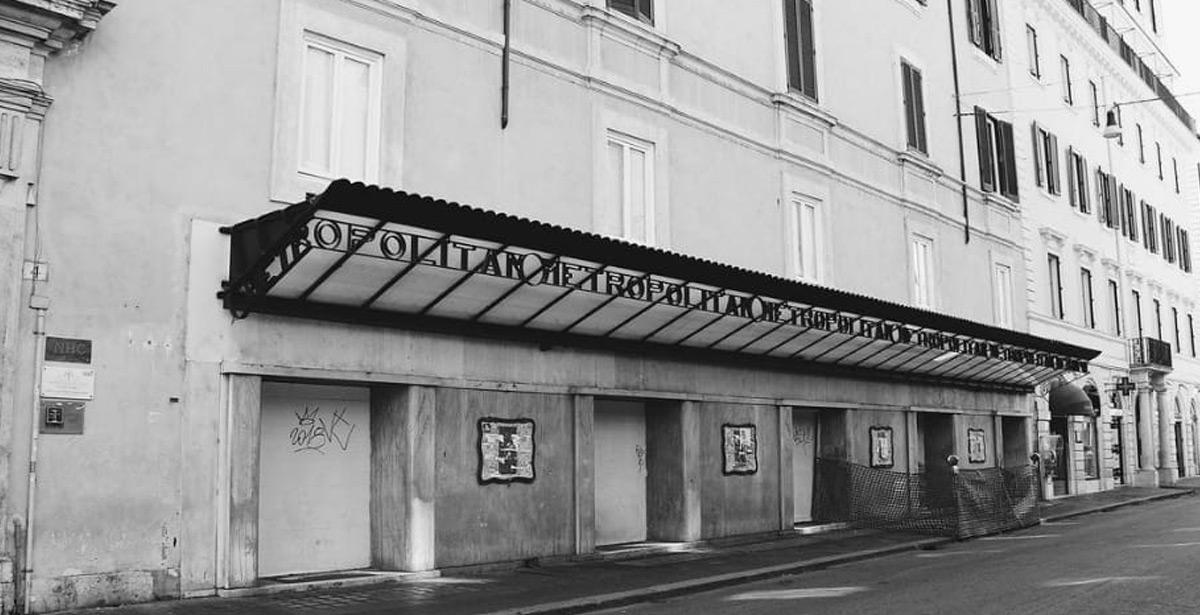 Facciata del Cinema Metropolitan Roma - Foto di therottersclub90 da Instagram