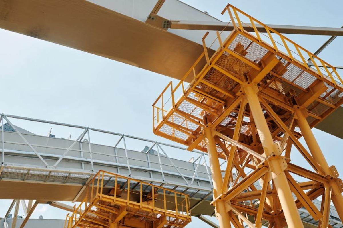 Edilizia - Foto di Mikael Blomkvist: https://www.pexels.com/it-it/foto/edificio-costruzione-settore-industria-8960945/